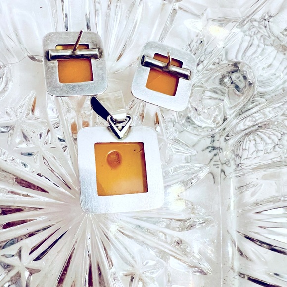 Amber ButterScotch Pendant and Earring Set - Picture 6 of 13